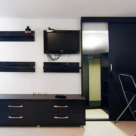 Bucharest Studio Luaran gambar