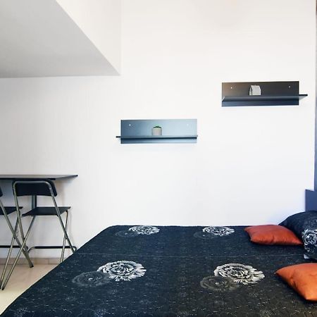 Bucharest Studio Luaran gambar