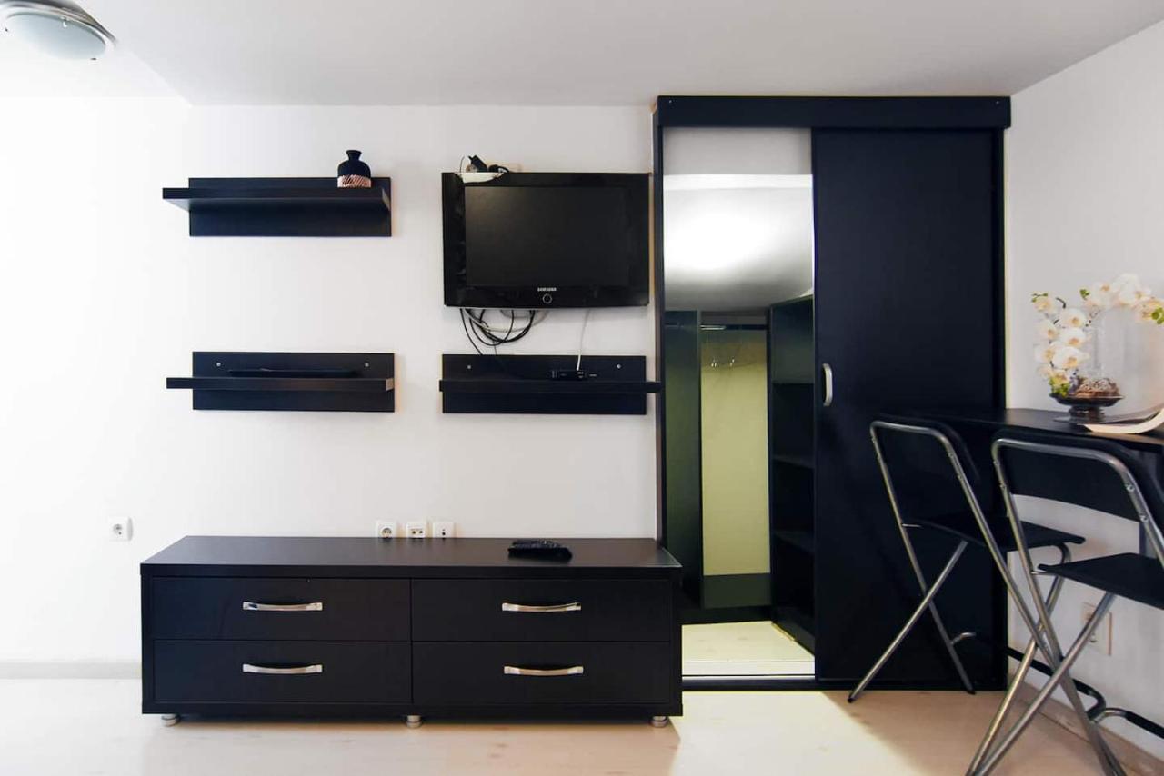 Bucharest Studio Luaran gambar
