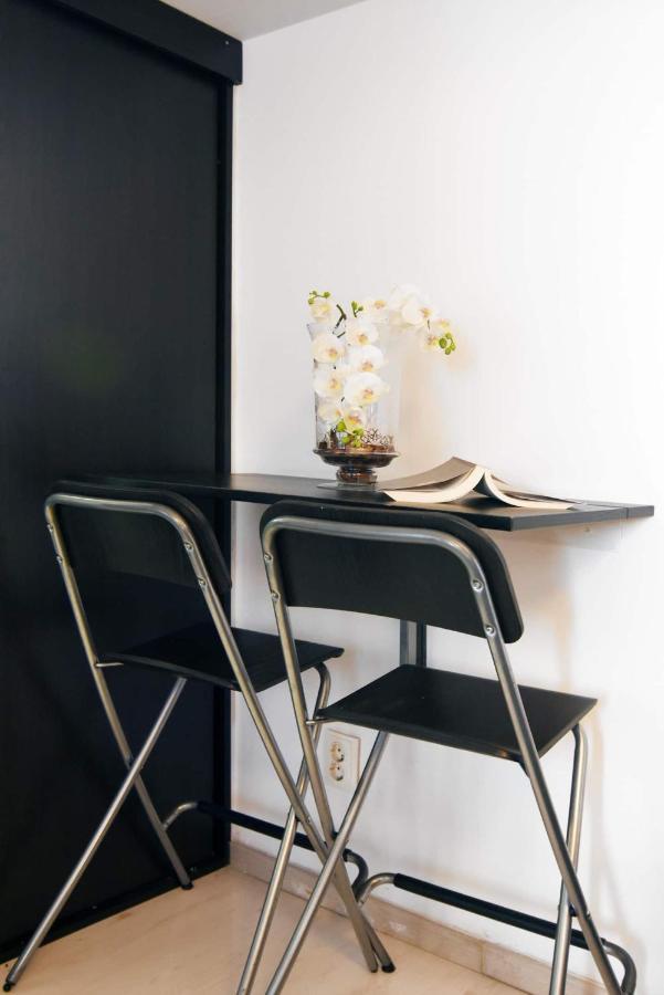 Bucharest Studio Luaran gambar