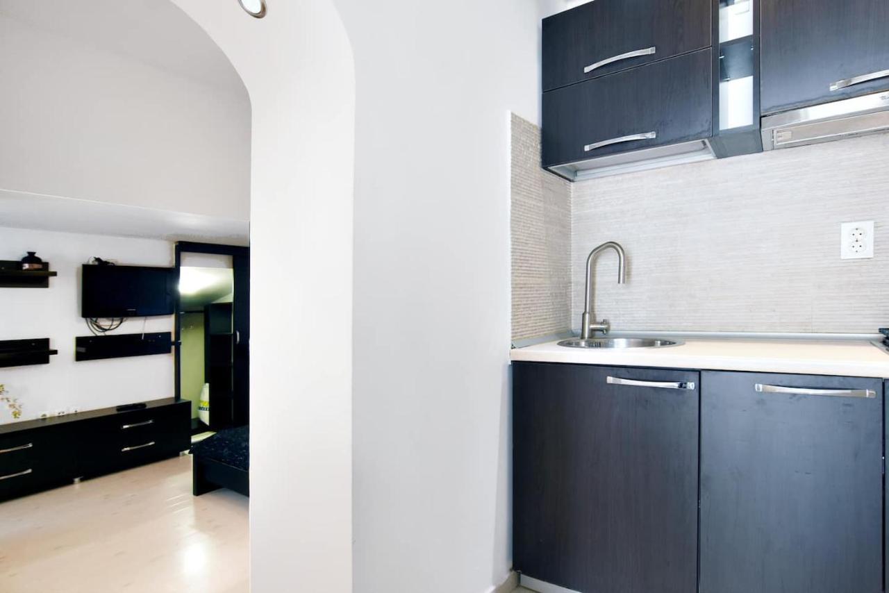 Bucharest Studio Luaran gambar