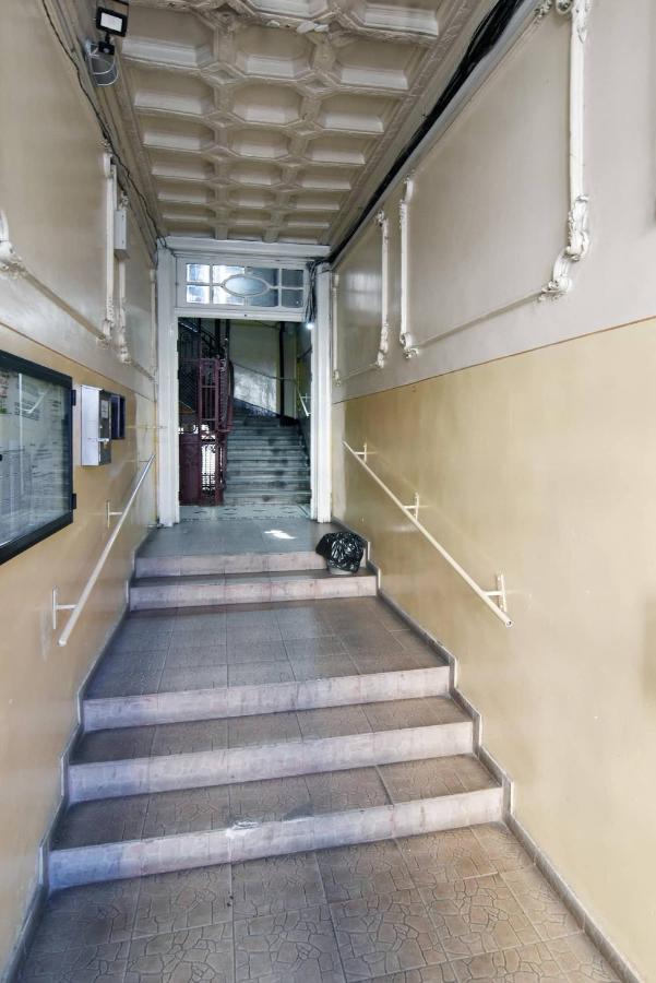 Bucharest Studio Luaran gambar